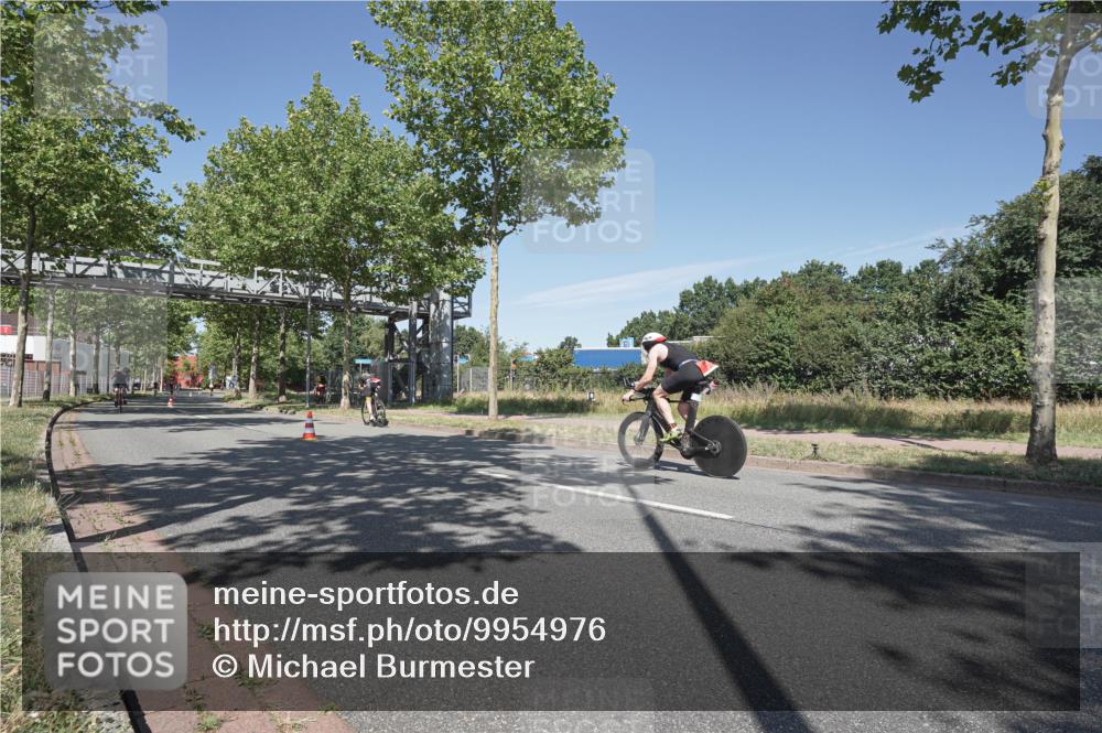 09.08.2026 - GEWOBA Citytriathlon Bremen Michael Burmester http://msf.ph/oto/9954976 09.08.2026 12:13:14 Radfahren 551, 575, 616, 636, 658, 747, 824, 882, 1148 meine-sportfotos.de