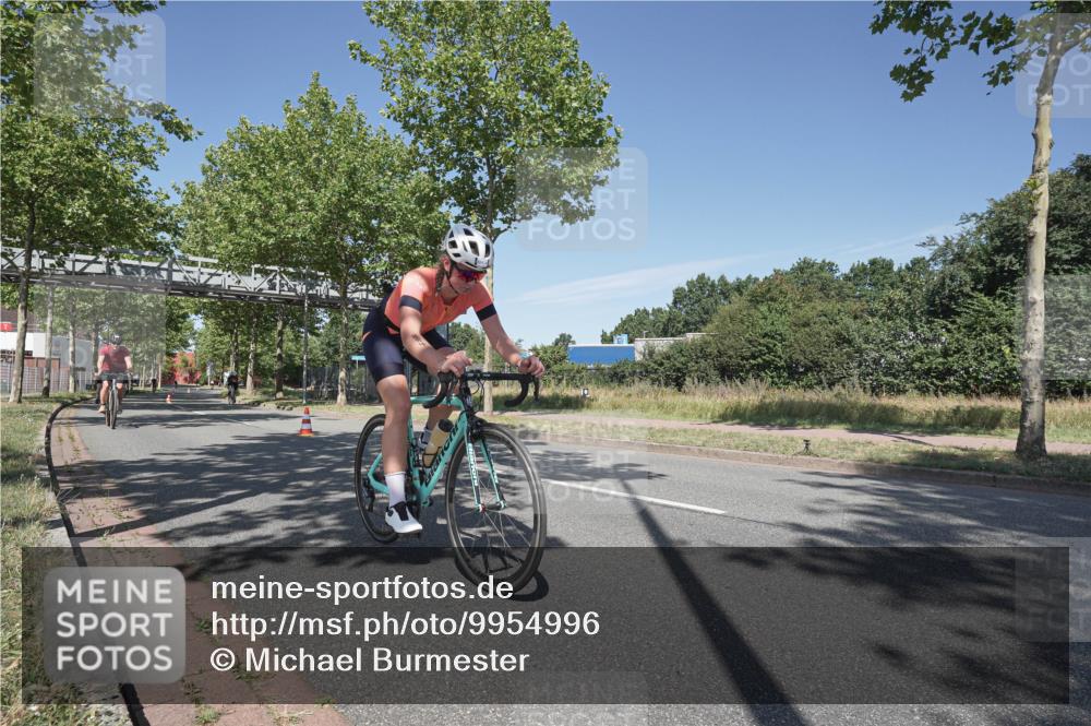09.08.2026 - GEWOBA Citytriathlon Bremen Michael Burmester http://msf.ph/oto/9954996 09.08.2026 12:13:31 Radfahren 591, 592, 645, 685, 710, 824, 882, 884, 1011, 1116, 1150 meine-sportfotos.de