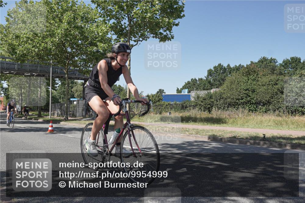 09.08.2026 - GEWOBA Citytriathlon Bremen Michael Burmester http://msf.ph/oto/9954999 09.08.2026 14:38:48 Radfahren 210, 216, 222, 227, 253, 273, 276, 310, 347 meine-sportfotos.de