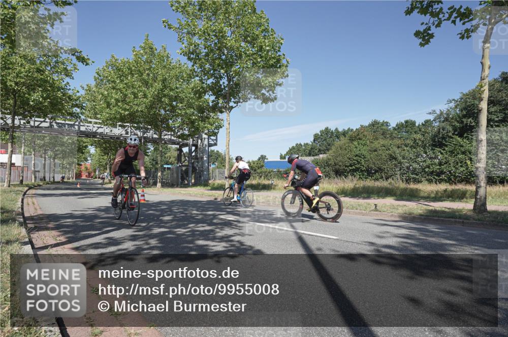 09.08.2026 - GEWOBA Citytriathlon Bremen Michael Burmester http://msf.ph/oto/9955008 09.08.2026 12:13:43 Radfahren 547, 592, 645, 684, 685, 884 meine-sportfotos.de