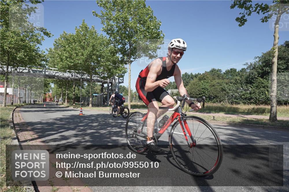 09.08.2026 - GEWOBA Citytriathlon Bremen Michael Burmester http://msf.ph/oto/9955010 09.08.2026 12:13:43 Radfahren 547, 592, 645, 684, 685, 884 meine-sportfotos.de