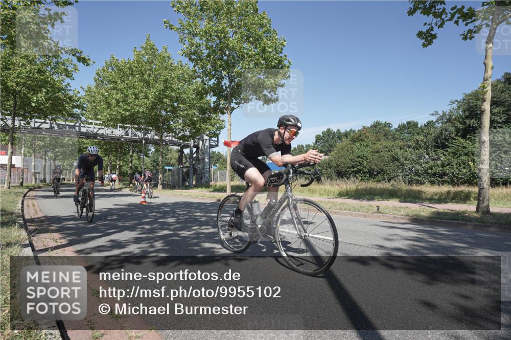 09.08.2026 - GEWOBA Citytriathlon Bremen Michael Burmester http://msf.ph/oto/9955102 09.08.2026 12:15:11 Radfahren 613, 646, 924, 1015, 1016, 1128 meine-sportfotos.de