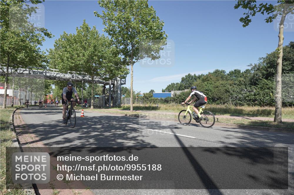 09.08.2026 - GEWOBA Citytriathlon Bremen Michael Burmester http://msf.ph/oto/9955188 09.08.2026 12:16:14 Radfahren 564, 611, 716, 726, 775, 855, 914, 955, 1117 meine-sportfotos.de