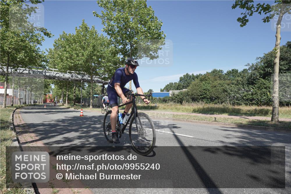 09.08.2026 - GEWOBA Citytriathlon Bremen Michael Burmester http://msf.ph/oto/9955240 09.08.2026 12:16:59 Radfahren 555, 627, 673, 895, 932, 1130 meine-sportfotos.de