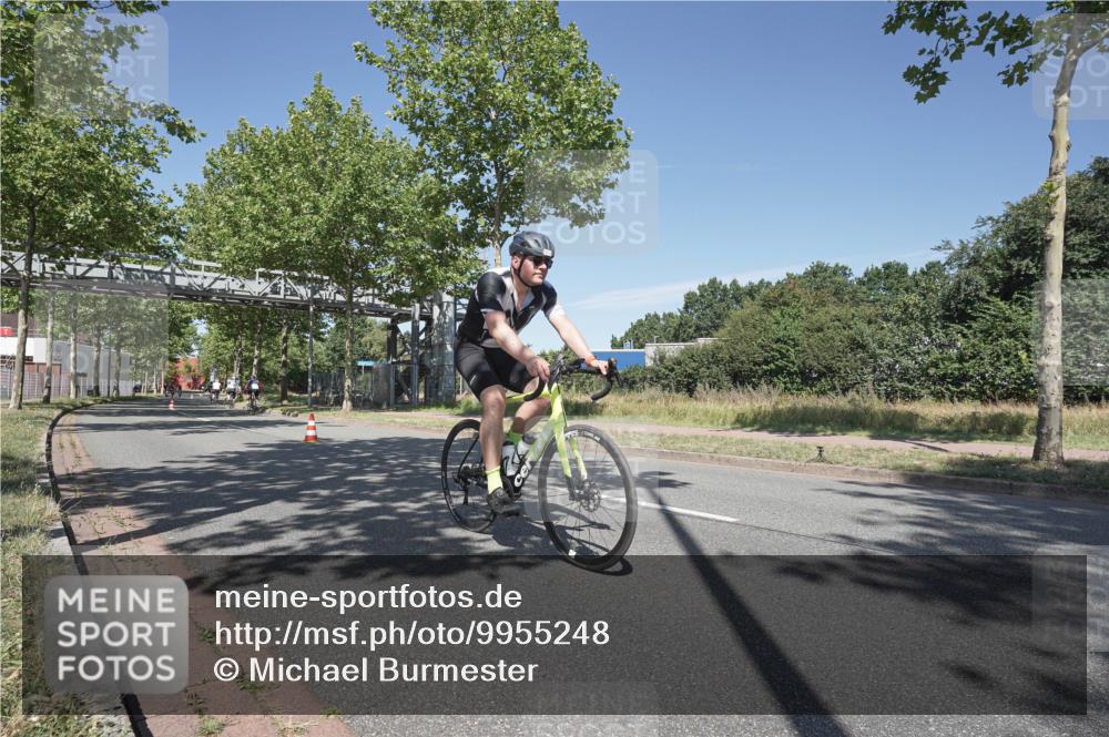 09.08.2026 - GEWOBA Citytriathlon Bremen Michael Burmester http://msf.ph/oto/9955248 09.08.2026 12:17:04 Radfahren 552, 627, 673, 895, 932, 1130 meine-sportfotos.de