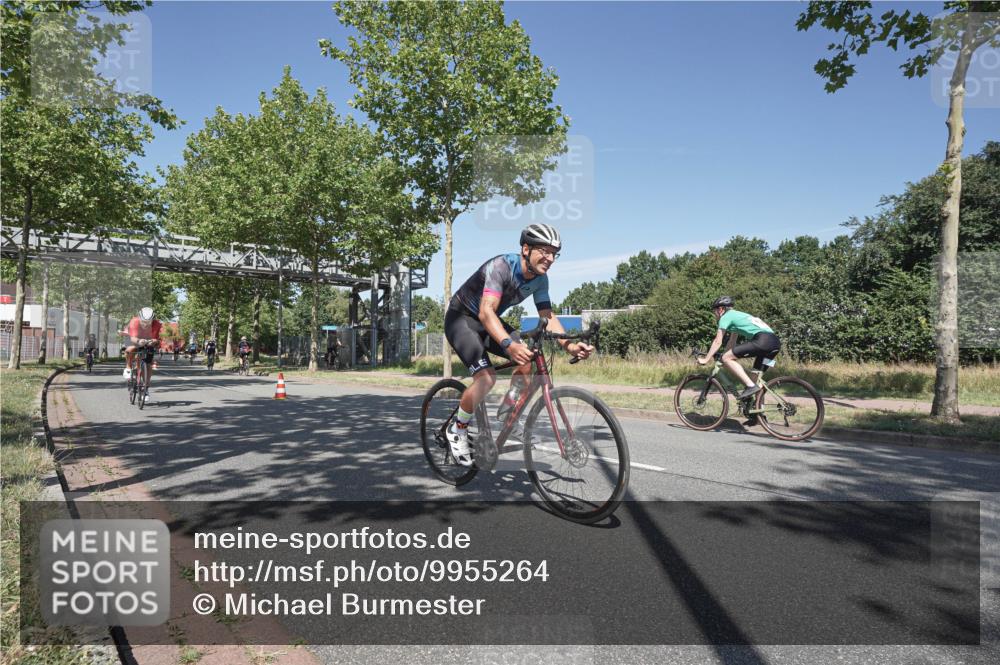 09.08.2026 - GEWOBA Citytriathlon Bremen Michael Burmester http://msf.ph/oto/9955264 09.08.2026 12:17:19 Radfahren 552, 565, 598, 600, 653, 778, 807, 1143, 1158 meine-sportfotos.de