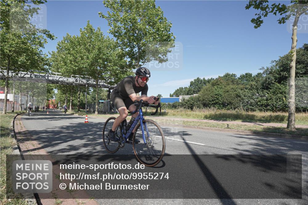 09.08.2026 - GEWOBA Citytriathlon Bremen Michael Burmester http://msf.ph/oto/9955274 09.08.2026 12:17:28 Radfahren 565, 598, 600, 650, 653, 758, 778, 784, 807 meine-sportfotos.de