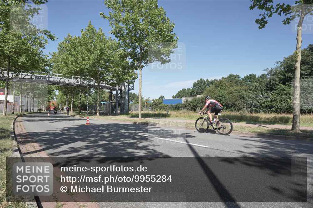 09.08.2026 - GEWOBA Citytriathlon Bremen Michael Burmester http://msf.ph/oto/9955284 09.08.2026 12:17:38 Radfahren 579, 598, 609, 650, 653, 758, 784, 807, 1109 meine-sportfotos.de