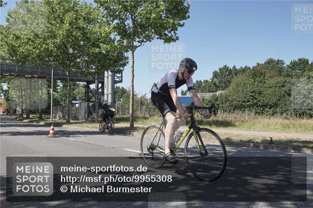 09.08.2026 - GEWOBA Citytriathlon Bremen Michael Burmester http://msf.ph/oto/9955308 09.08.2026 14:43:03 Radfahren 375, 426, 430, 472, 525 meine-sportfotos.de
