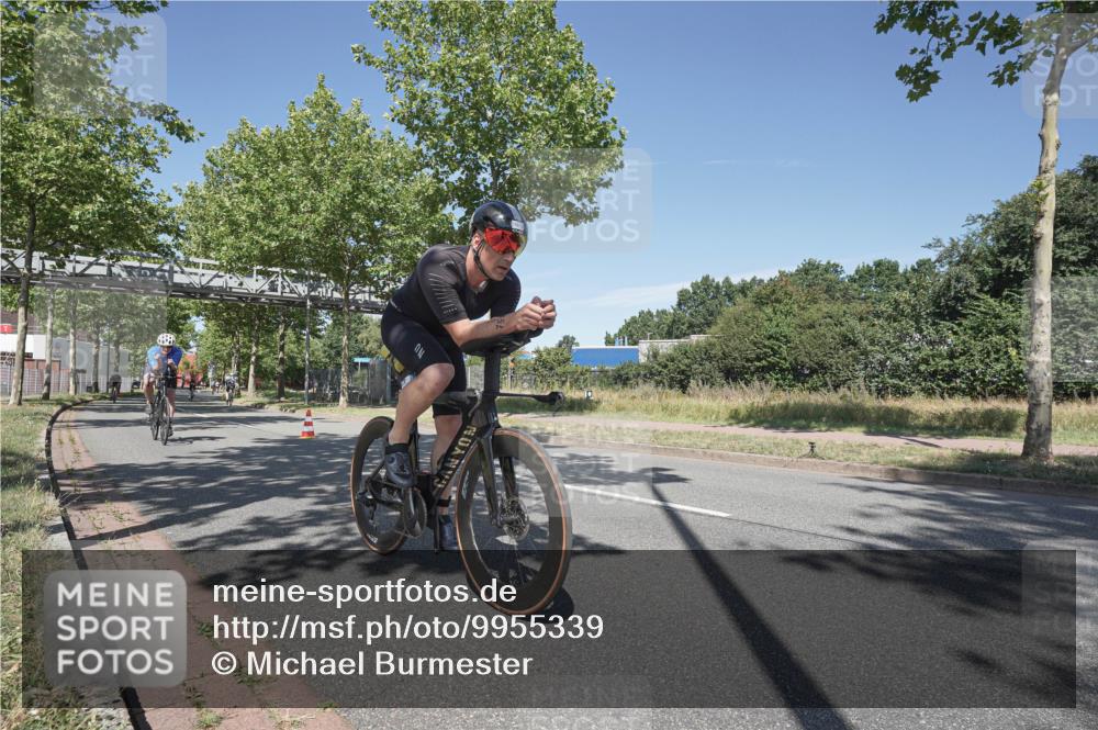09.08.2026 - GEWOBA Citytriathlon Bremen Michael Burmester http://msf.ph/oto/9955339 09.08.2026 12:18:30 Radfahren 814, 826, 864, 872, 970, 1003 meine-sportfotos.de
