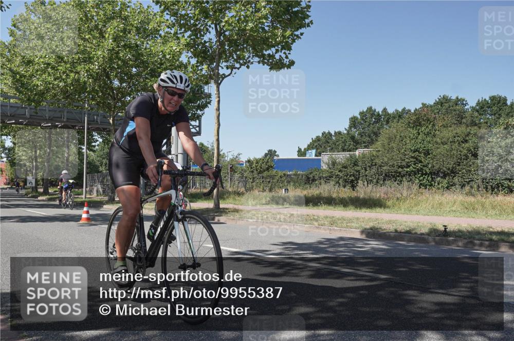 09.08.2026 - GEWOBA Citytriathlon Bremen Michael Burmester http://msf.ph/oto/9955387 09.08.2026 14:44:36 Radfahren 245, 495 meine-sportfotos.de