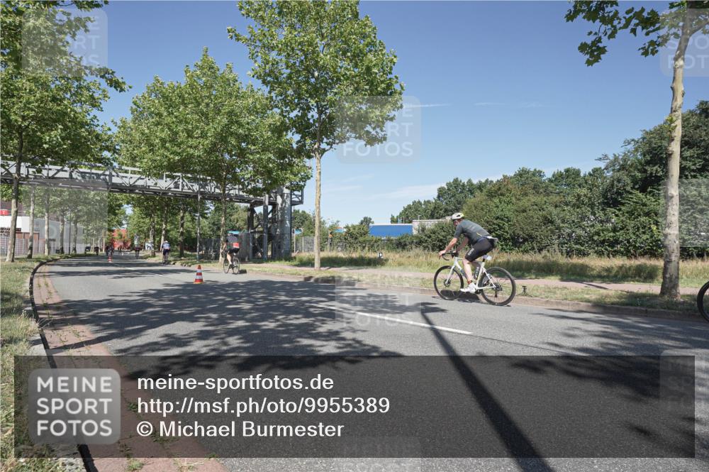09.08.2026 - GEWOBA Citytriathlon Bremen Michael Burmester http://msf.ph/oto/9955389 09.08.2026 12:19:16 Radfahren 557, 569, 624, 727, 749, 886, 938, 1009, 1120 meine-sportfotos.de