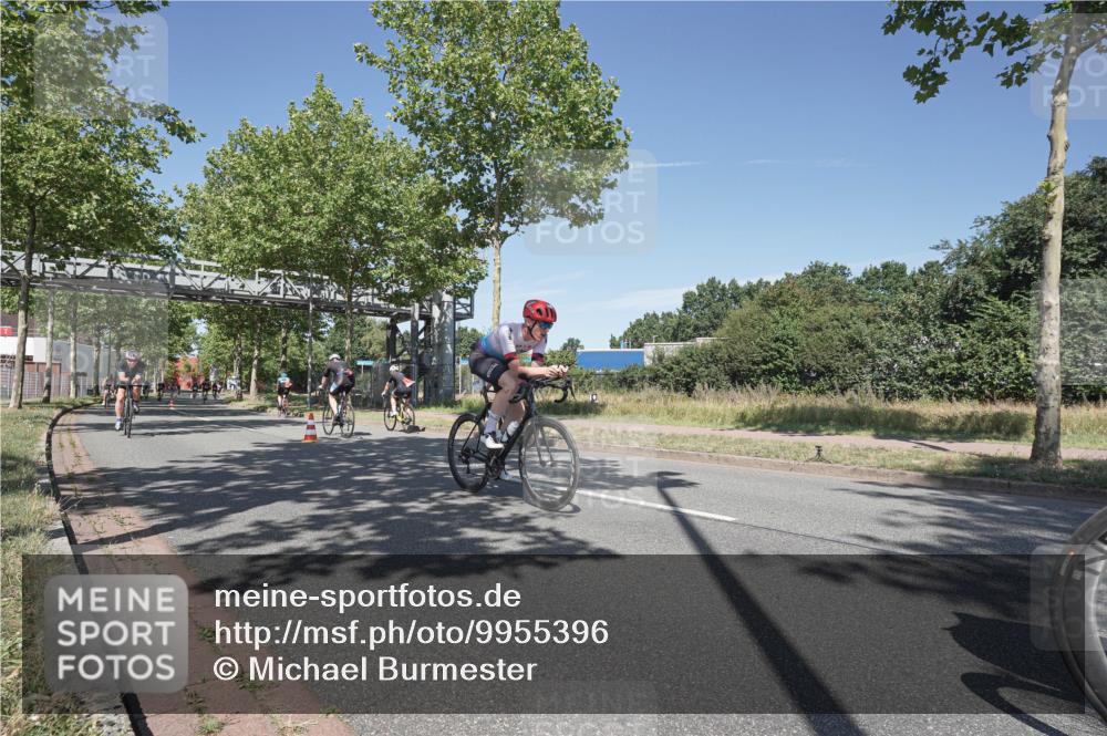 09.08.2026 - GEWOBA Citytriathlon Bremen Michael Burmester http://msf.ph/oto/9955396 09.08.2026 12:19:22 Radfahren 557, 569, 603, 624, 727, 749, 820, 839, 861, 938, 1145, 1160 meine-sportfotos.de