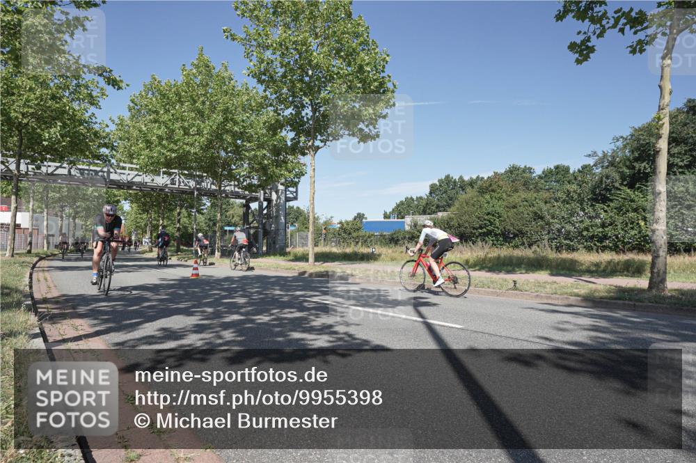 09.08.2026 - GEWOBA Citytriathlon Bremen Michael Burmester http://msf.ph/oto/9955398 09.08.2026 12:19:23 Radfahren 557, 569, 603, 727, 749, 820, 839, 861, 938, 1142, 1145, 1160 meine-sportfotos.de