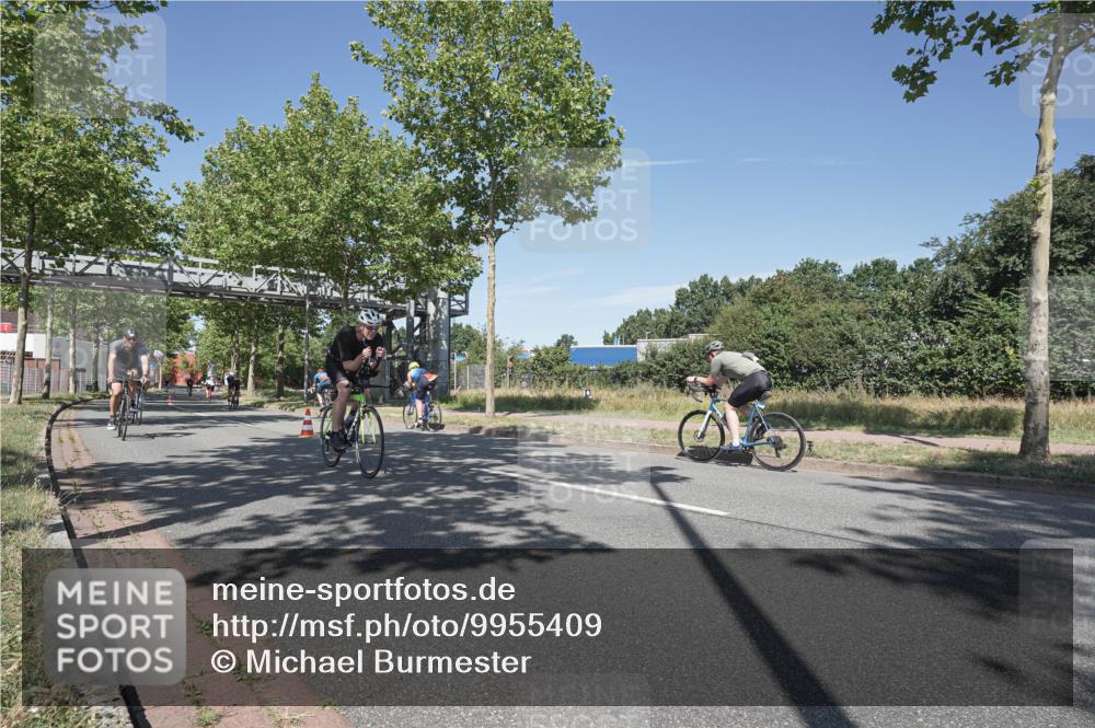 09.08.2026 - GEWOBA Citytriathlon Bremen Michael Burmester http://msf.ph/oto/9955409 09.08.2026 12:19:27 Radfahren 557, 568, 603, 727, 812, 820, 839, 861, 938, 1142, 1145, 1160 meine-sportfotos.de