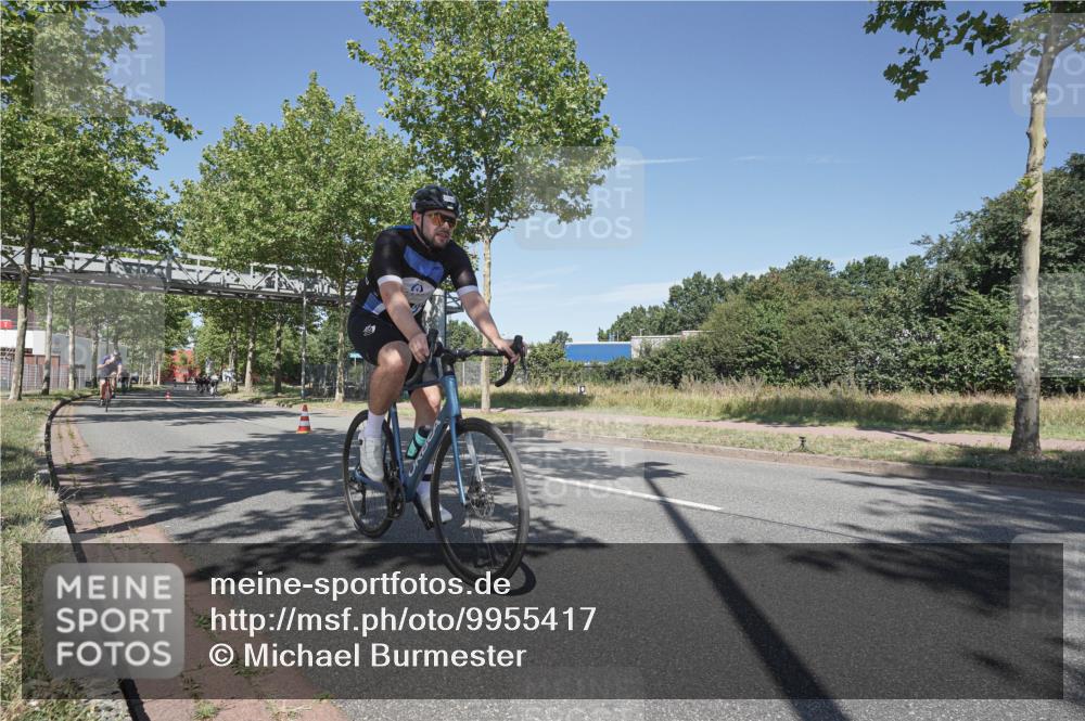 09.08.2026 - GEWOBA Citytriathlon Bremen Michael Burmester http://msf.ph/oto/9955417 09.08.2026 12:19:31 Radfahren 568, 603, 727, 812, 820, 839, 861, 938, 1142, 1145, 1160 meine-sportfotos.de