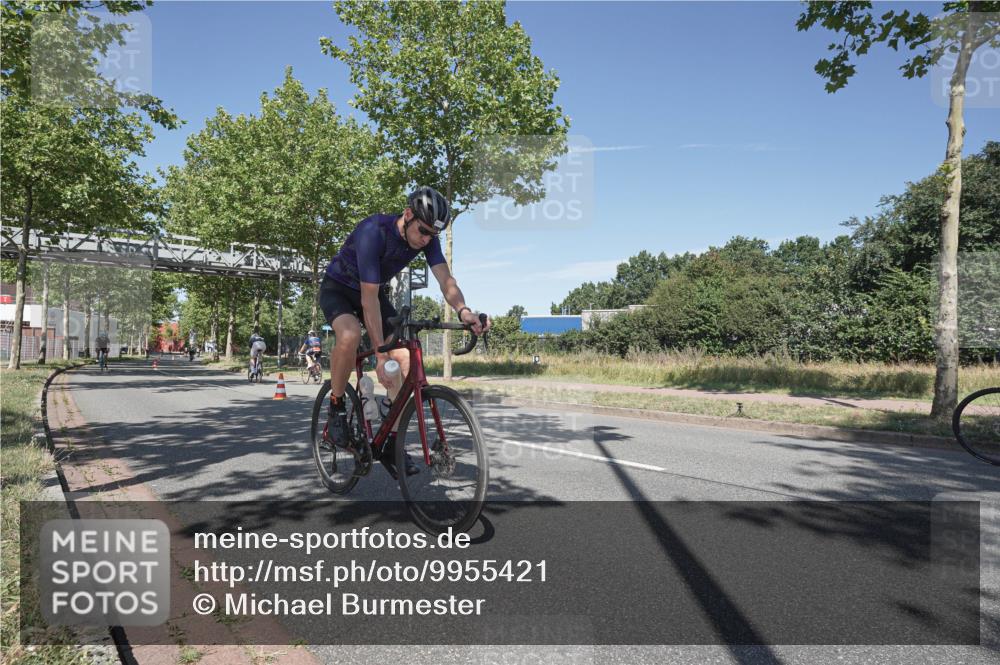 09.08.2026 - GEWOBA Citytriathlon Bremen Michael Burmester http://msf.ph/oto/9955421 09.08.2026 12:19:33 Radfahren 568, 603, 727, 748, 812, 820, 839, 861, 938, 1142, 1145, 1160 meine-sportfotos.de