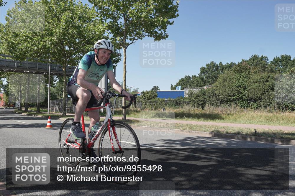 09.08.2026 - GEWOBA Citytriathlon Bremen Michael Burmester http://msf.ph/oto/9955428 09.08.2026 14:45:38 Radfahren 296, 380, 460, 465, 474, 499, 505 meine-sportfotos.de
