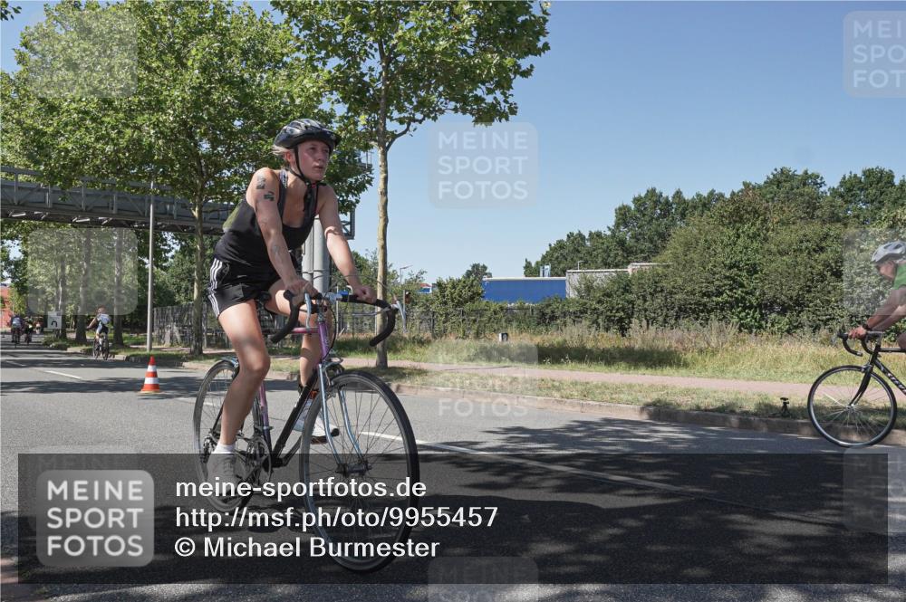 09.08.2026 - GEWOBA Citytriathlon Bremen Michael Burmester http://msf.ph/oto/9955457 09.08.2026 14:46:04 Radfahren 246, 332, 367, 451, 496 meine-sportfotos.de