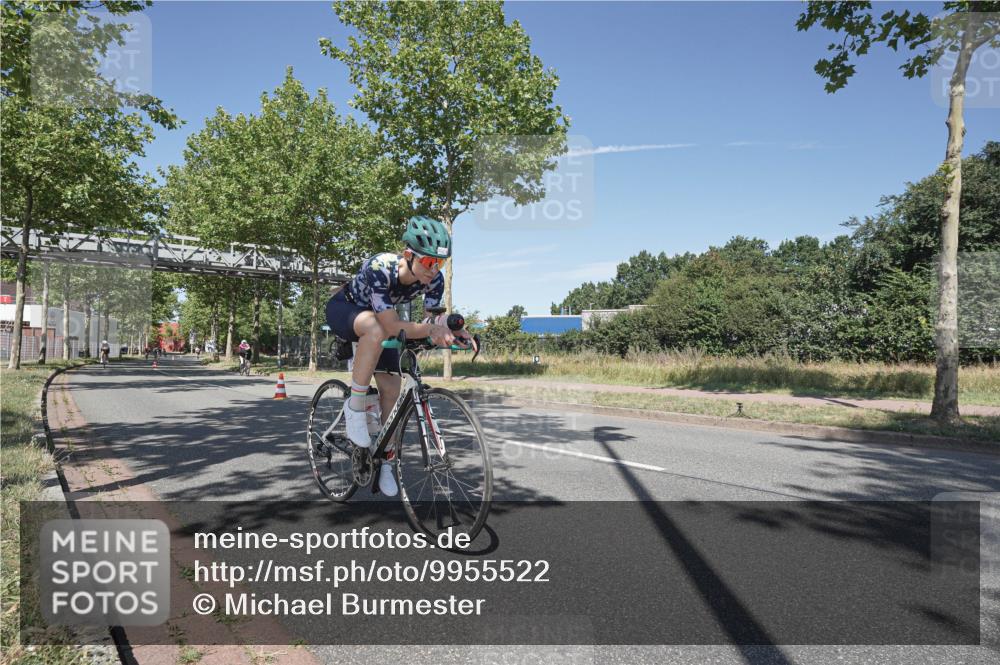 09.08.2026 - GEWOBA Citytriathlon Bremen Michael Burmester http://msf.ph/oto/9955522 09.08.2026 12:20:47 Radfahren 566, 728, 773, 889, 911, 931, 960 meine-sportfotos.de