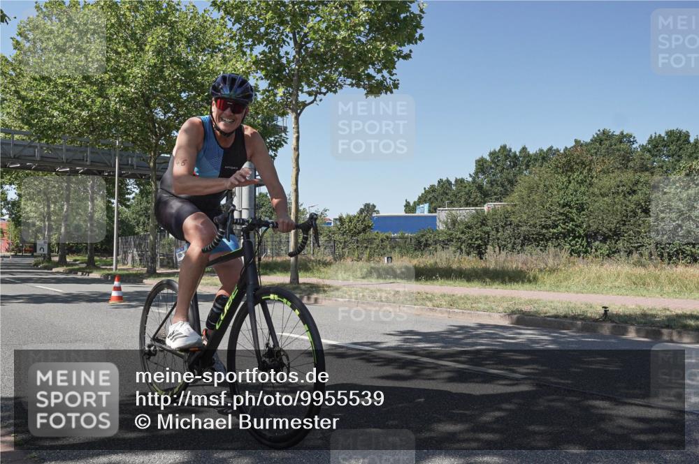 09.08.2026 - GEWOBA Citytriathlon Bremen Michael Burmester http://msf.ph/oto/9955539 09.08.2026 14:49:48 Radfahren 446, 504 meine-sportfotos.de