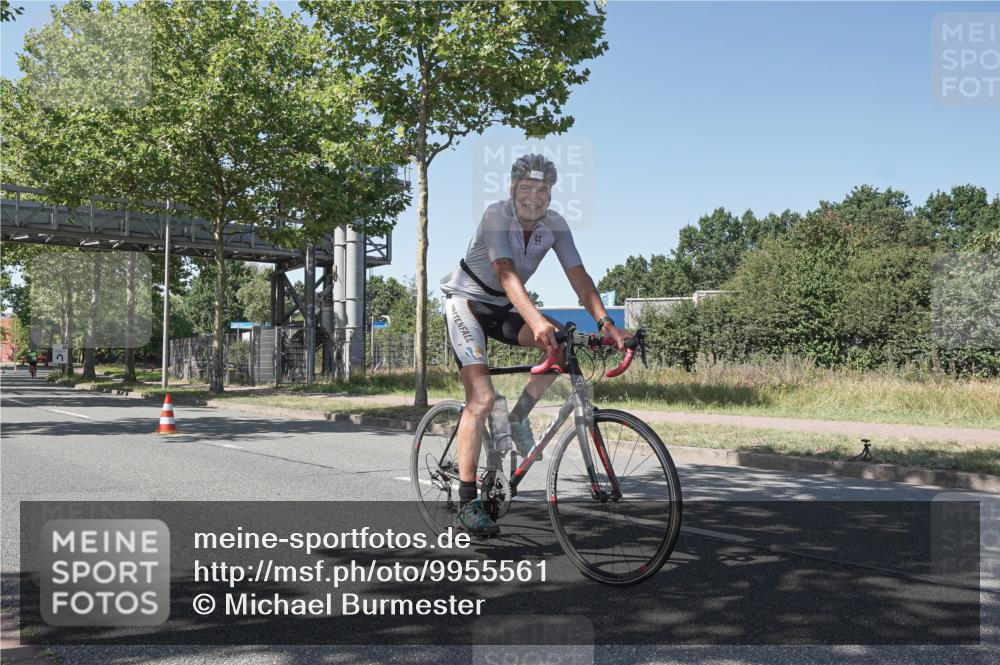 09.08.2026 - GEWOBA Citytriathlon Bremen Michael Burmester http://msf.ph/oto/9955561 09.08.2026 14:52:16 Radfahren 469, 512 meine-sportfotos.de