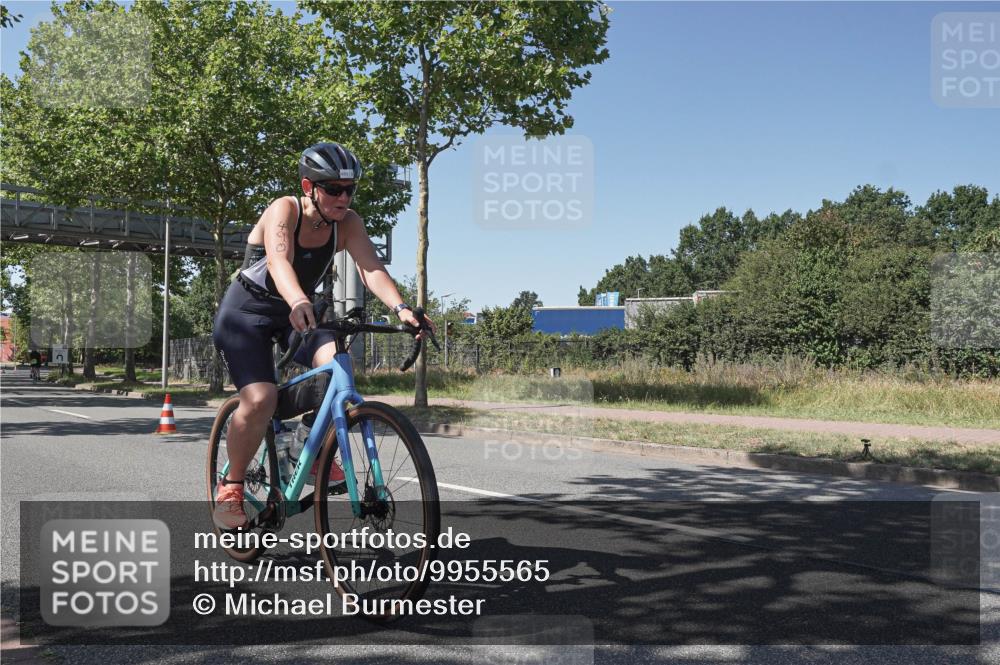 09.08.2026 - GEWOBA Citytriathlon Bremen Michael Burmester http://msf.ph/oto/9955565 09.08.2026 14:52:42 Radfahren 445, 490 meine-sportfotos.de