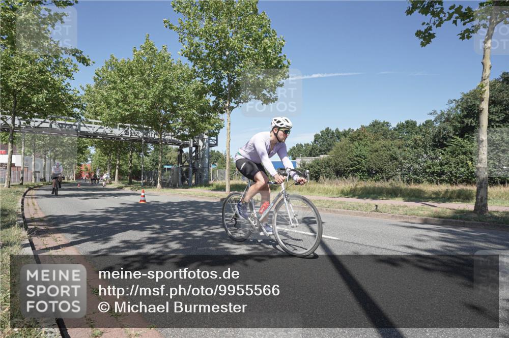 09.08.2026 - GEWOBA Citytriathlon Bremen Michael Burmester http://msf.ph/oto/9955566 09.08.2026 12:21:12 Radfahren 560, 628, 637, 639, 644, 668, 731, 912, 968, 979, 1115, 1132 meine-sportfotos.de