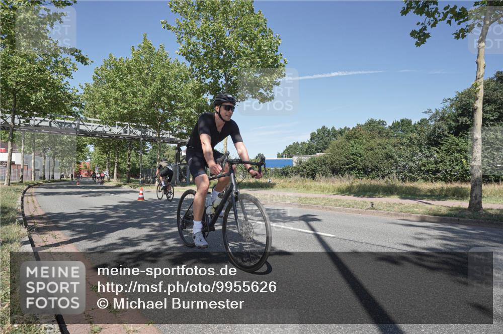 09.08.2026 - GEWOBA Citytriathlon Bremen Michael Burmester http://msf.ph/oto/9955626 09.08.2026 12:22:25 Radfahren 694, 696, 803, 1154 meine-sportfotos.de