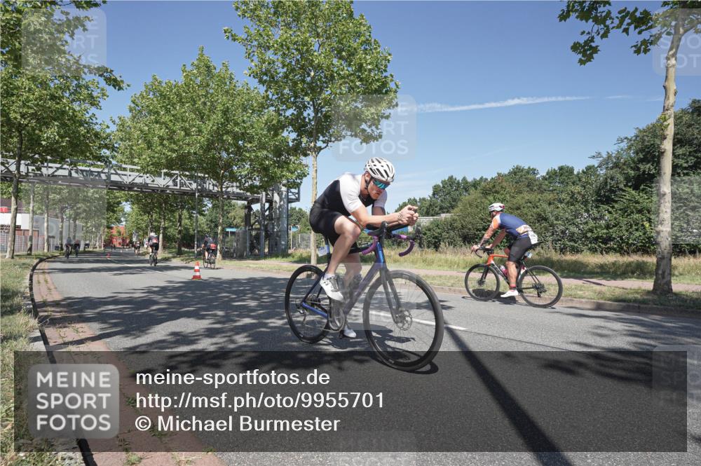 09.08.2026 - GEWOBA Citytriathlon Bremen Michael Burmester http://msf.ph/oto/9955701 09.08.2026 12:24:14 Radfahren 546, 586, 870, 887, 891, 1105 meine-sportfotos.de