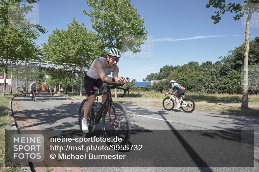 09.08.2026 - GEWOBA Citytriathlon Bremen Michael Burmester http://msf.ph/oto/9955732 09.08.2026 12:25:01 Radfahren 548, 602, 711, 785, 974, 991, 1104, 1140 meine-sportfotos.de