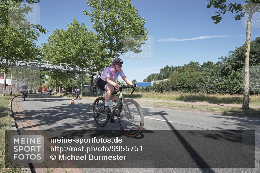 09.08.2026 - GEWOBA Citytriathlon Bremen Michael Burmester http://msf.ph/oto/9955751 09.08.2026 12:25:25 Radfahren 558, 649, 774, 936, 1010, 1106, 1121 meine-sportfotos.de