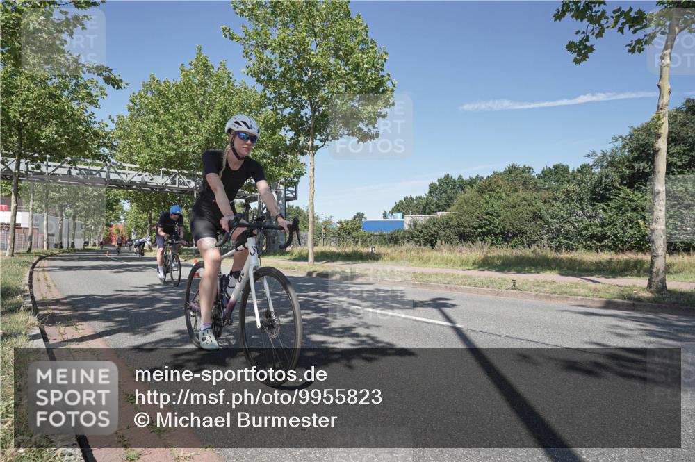 09.08.2026 - GEWOBA Citytriathlon Bremen Michael Burmester http://msf.ph/oto/9955823 09.08.2026 12:27:06 Radfahren 588, 633, 813, 856, 958, 962, 1103 meine-sportfotos.de