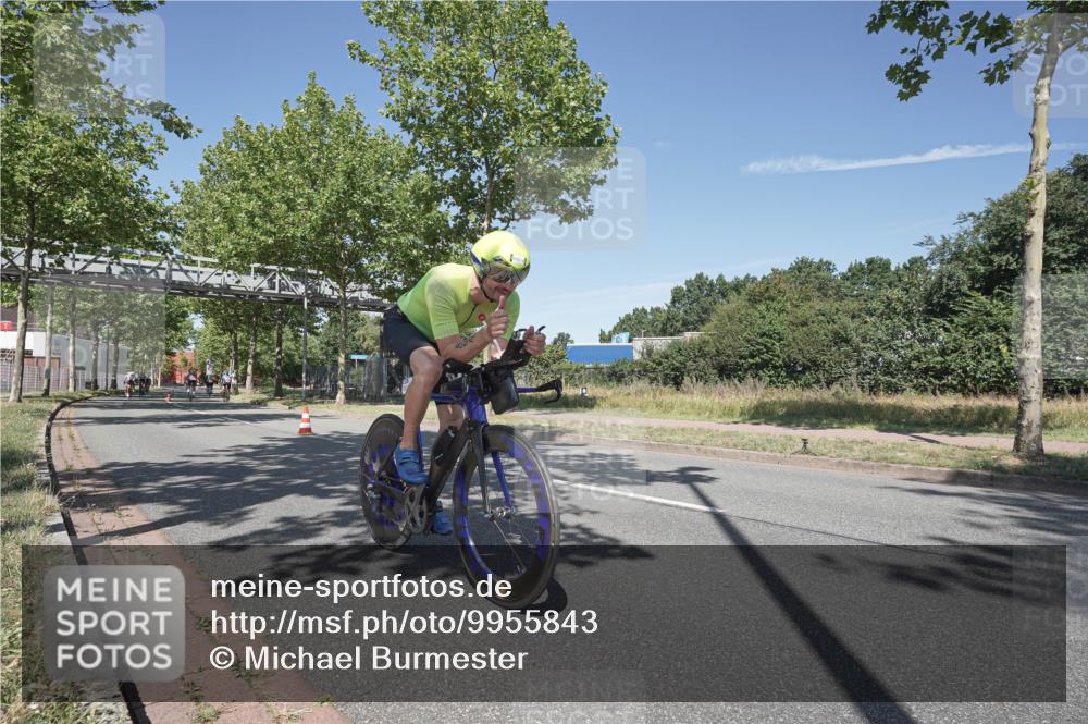 09.08.2026 - GEWOBA Citytriathlon Bremen Michael Burmester http://msf.ph/oto/9955843 09.08.2026 12:27:41 Radfahren 587, 669, 684, 714, 729, 801, 828, 831, 854, 881, 904, 1157 meine-sportfotos.de