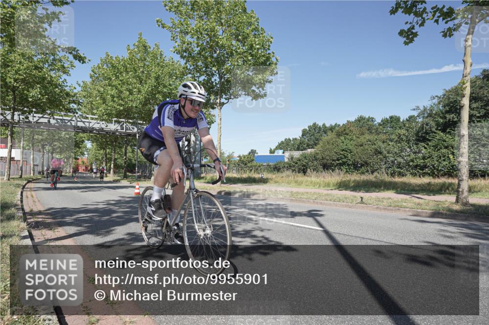 09.08.2026 - GEWOBA Citytriathlon Bremen Michael Burmester http://msf.ph/oto/9955901 09.08.2026 12:29:01 Radfahren 112, 540, 556, 563, 688, 691, 692, 703, 764, 843, 878, 969, 1007, 1141 meine-sportfotos.de