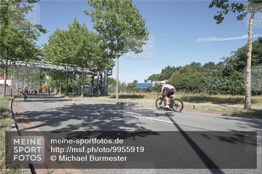 09.08.2026 - GEWOBA Citytriathlon Bremen Michael Burmester http://msf.ph/oto/9955919 09.08.2026 12:29:32 Radfahren 575, 642, 697, 724, 811, 825, 905, 999 meine-sportfotos.de