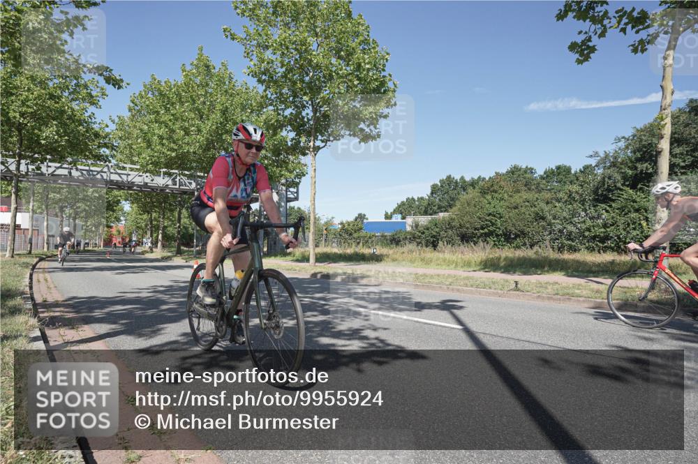 09.08.2026 - GEWOBA Citytriathlon Bremen Michael Burmester http://msf.ph/oto/9955924 09.08.2026 12:29:37 Radfahren 575, 642, 697, 724, 811, 825, 905, 999, 1011 meine-sportfotos.de
