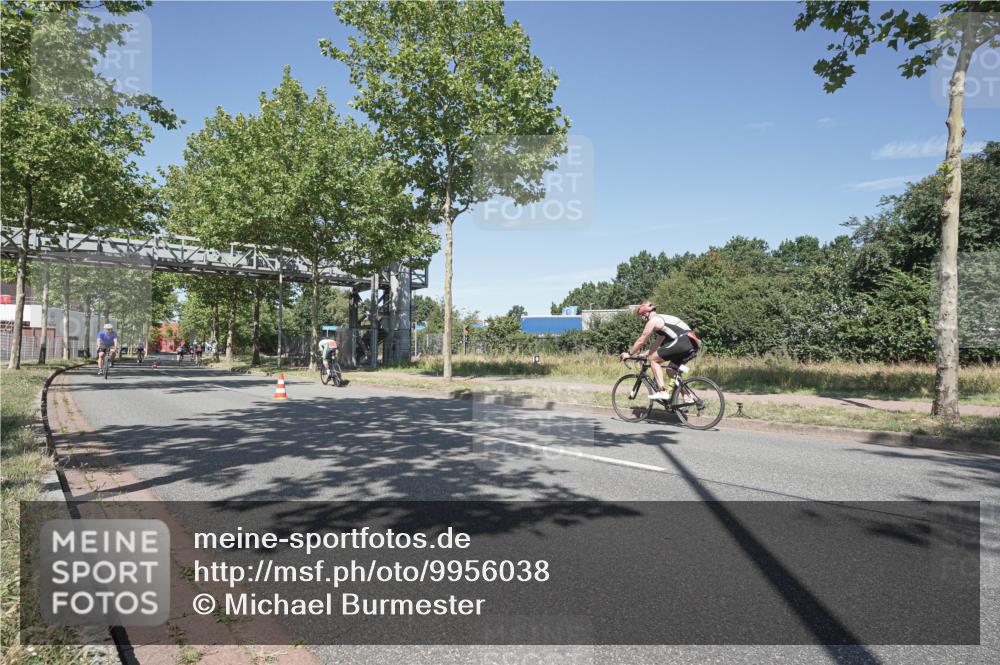 09.08.2026 - GEWOBA Citytriathlon Bremen Michael Burmester http://msf.ph/oto/9956038 09.08.2026 12:32:56 Radfahren 582, 636, 875, 921, 1016, 1137 meine-sportfotos.de