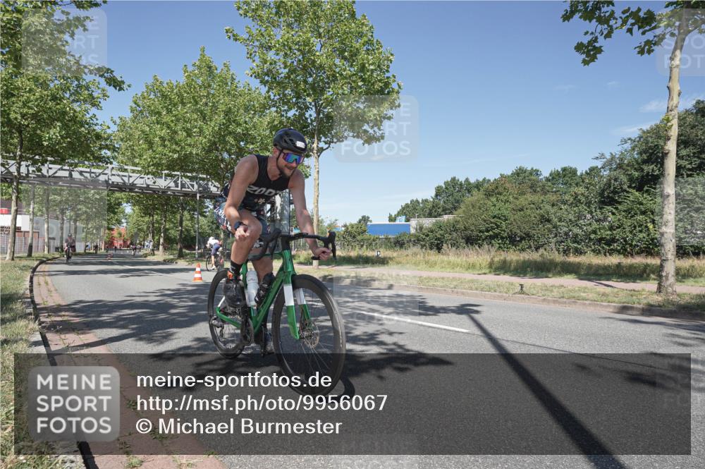09.08.2026 - GEWOBA Citytriathlon Bremen Michael Burmester http://msf.ph/oto/9956067 09.08.2026 12:33:54 Radfahren 648, 750, 914, 932, 1158 meine-sportfotos.de