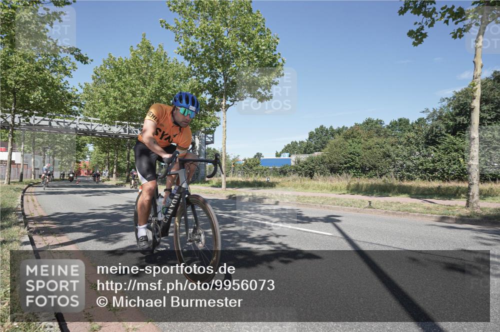 09.08.2026 - GEWOBA Citytriathlon Bremen Michael Burmester http://msf.ph/oto/9956073 09.08.2026 12:34:03 Radfahren 545, 655, 877, 914, 932, 1015, 1158 meine-sportfotos.de