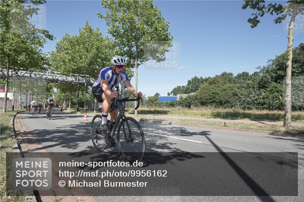 09.08.2026 - GEWOBA Citytriathlon Bremen Michael Burmester http://msf.ph/oto/9956162 09.08.2026 12:36:12 Radfahren 560, 562, 564, 565, 682, 737, 781, 901, 918, 948, 981, 1110, 1119, 1139 meine-sportfotos.de