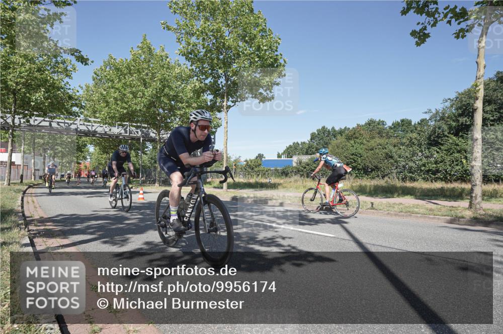 09.08.2026 - GEWOBA Citytriathlon Bremen Michael Burmester http://msf.ph/oto/9956174 09.08.2026 12:36:28 Radfahren 653, 668, 673, 682, 748, 749, 780, 864, 979, 1110, 1118, 1129, 1139, 1146 meine-sportfotos.de