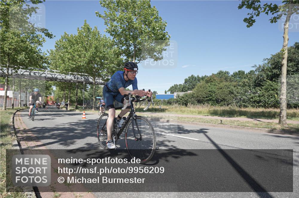 09.08.2026 - GEWOBA Citytriathlon Bremen Michael Burmester http://msf.ph/oto/9956209 09.08.2026 12:37:18 Radfahren 566, 568, 627, 728, 744, 788, 790, 792, 812, 839, 938, 1126, 1142 meine-sportfotos.de