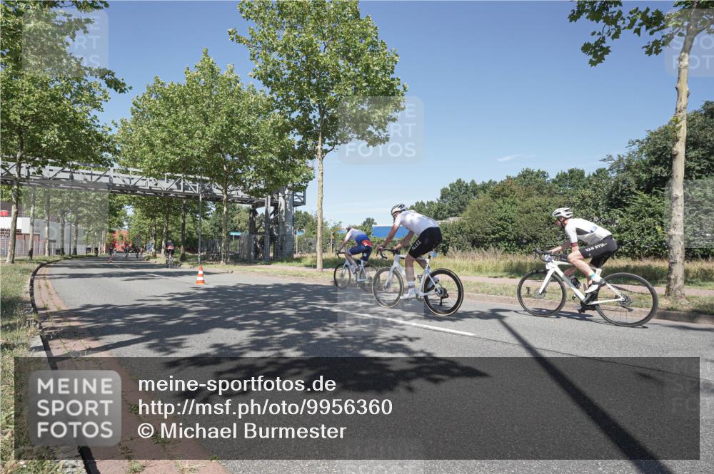 09.08.2026 - GEWOBA Citytriathlon Bremen Michael Burmester http://msf.ph/oto/9956360 09.08.2026 12:40:56 Radfahren 586, 601, 620, 644, 651, 774, 800, 805, 848, 889, 976 meine-sportfotos.de