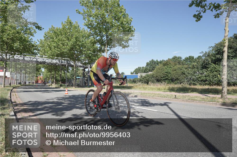 09.08.2026 - GEWOBA Citytriathlon Bremen Michael Burmester http://msf.ph/oto/9956403 09.08.2026 12:42:10 Radfahren 684, 753, 1102, 1107, 1153 meine-sportfotos.de