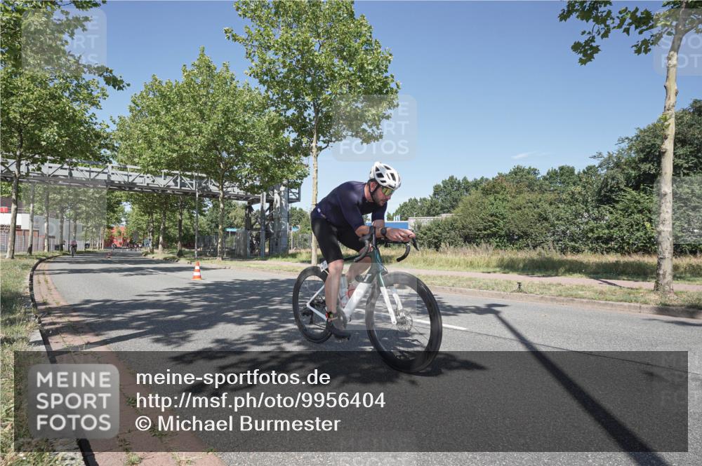 09.08.2026 - GEWOBA Citytriathlon Bremen Michael Burmester http://msf.ph/oto/9956404 09.08.2026 12:42:14 Radfahren 635, 753, 1102, 1107, 1153 meine-sportfotos.de