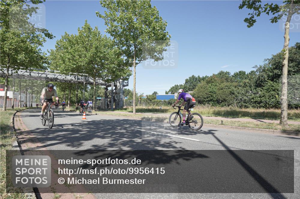 09.08.2026 - GEWOBA Citytriathlon Bremen Michael Burmester http://msf.ph/oto/9956415 09.08.2026 12:42:32 Radfahren 635, 768, 782, 870, 885, 966 meine-sportfotos.de