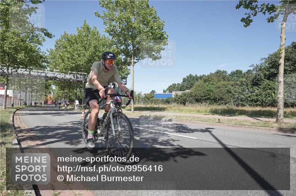 09.08.2026 - GEWOBA Citytriathlon Bremen Michael Burmester http://msf.ph/oto/9956416 09.08.2026 12:42:33 Radfahren 635, 768, 782, 870, 885, 966 meine-sportfotos.de