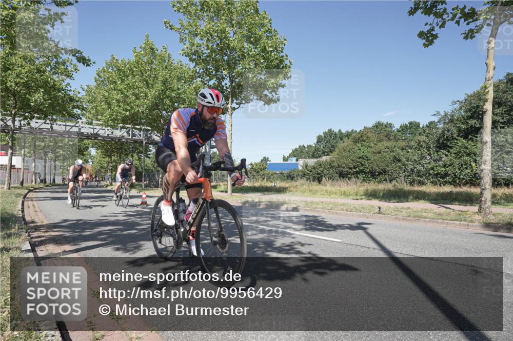09.08.2026 - GEWOBA Citytriathlon Bremen Michael Burmester http://msf.ph/oto/9956429 09.08.2026 12:42:52 Radfahren 588, 681, 720, 785, 890, 942, 1104, 1140 meine-sportfotos.de