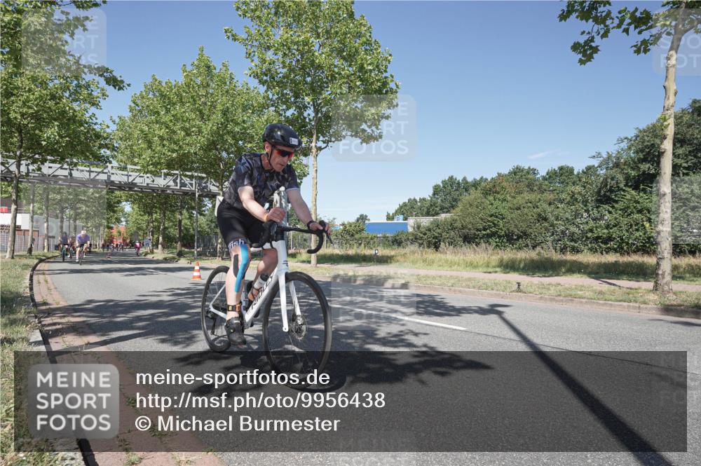 09.08.2026 - GEWOBA Citytriathlon Bremen Michael Burmester http://msf.ph/oto/9956438 09.08.2026 12:43:14 Radfahren 543, 546, 558, 649, 674, 859, 887, 945, 991, 996, 1010, 1108 meine-sportfotos.de